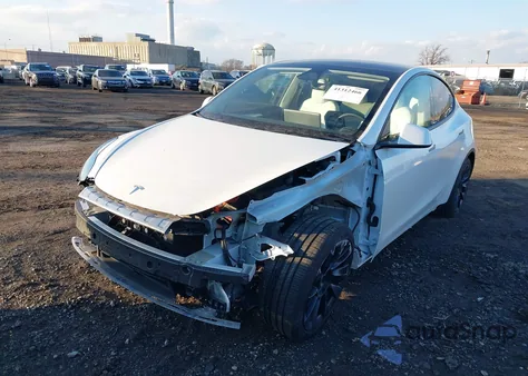 2024 Tesla Model Y Long Range Dual Motor All-Wheel Drive/Rwd from USA, damaged, VIN 7SAYGDED5RF010087